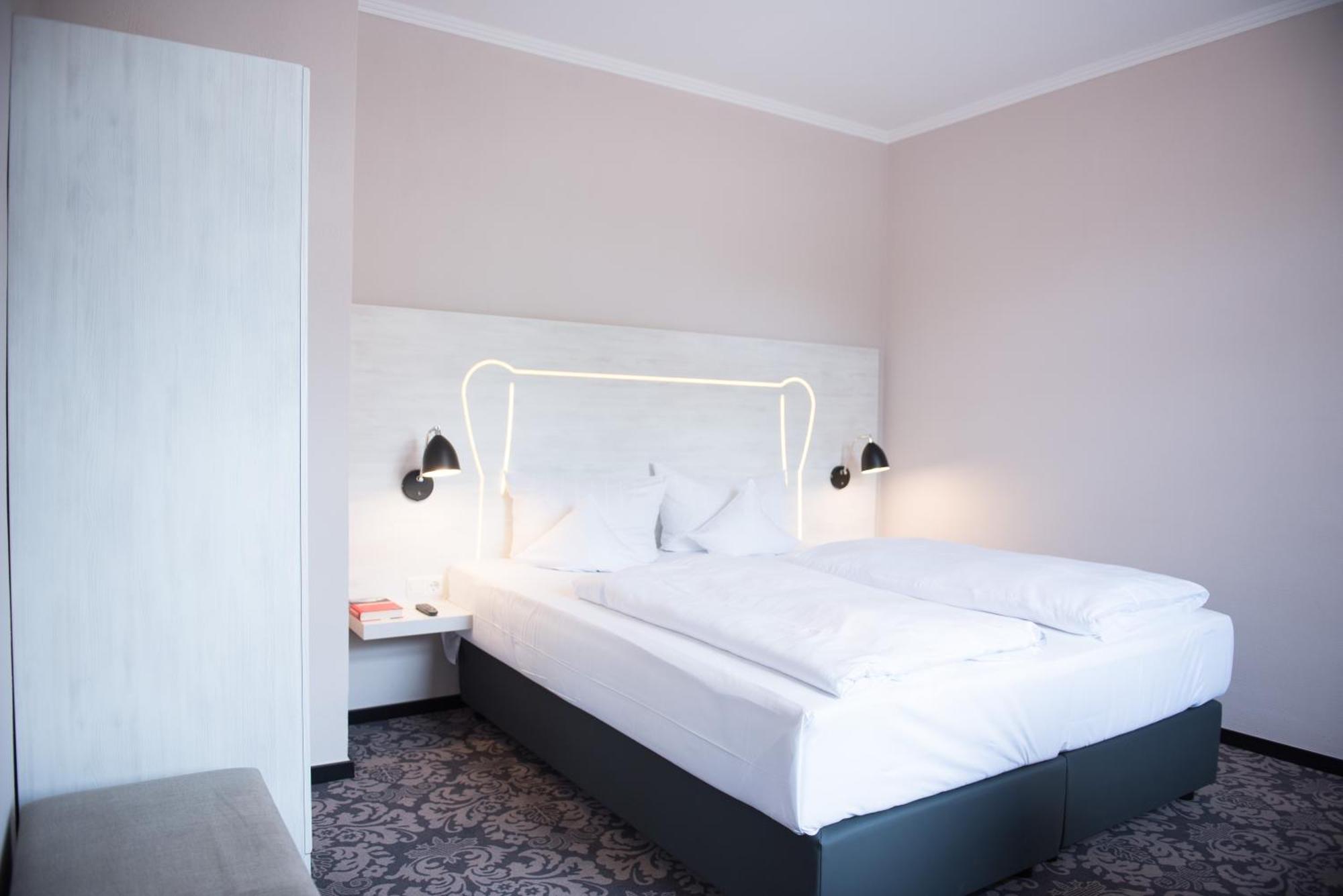 Parkhotel Schillerhain Kirchheimbolanden Quarto foto